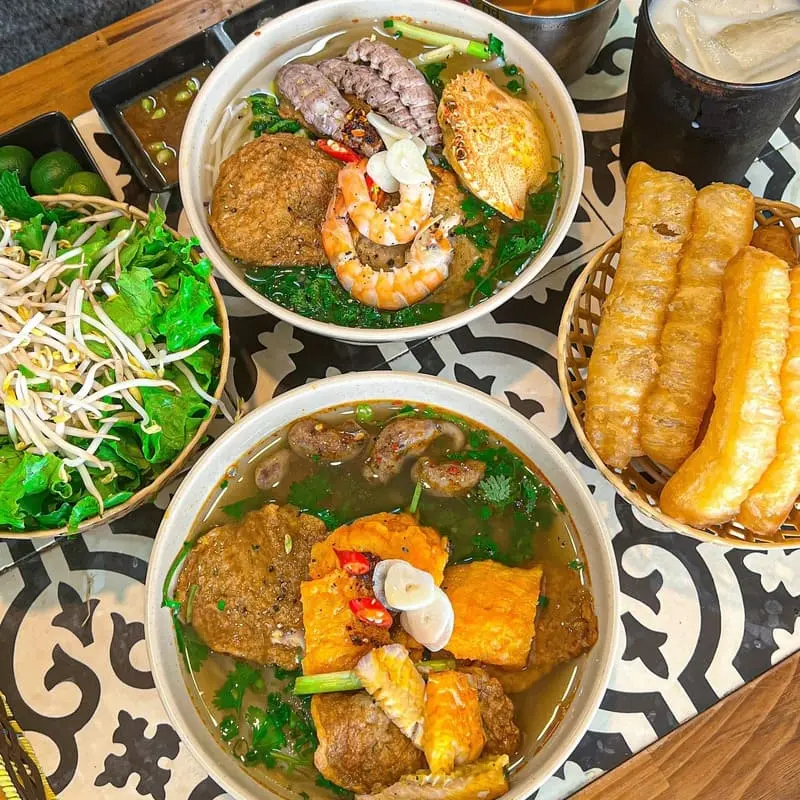 Top những qu&aacute;n b&uacute;n l&ograve;ng H&agrave; Nội với hương vị ngon nhất thủ đ&ocirc; 9