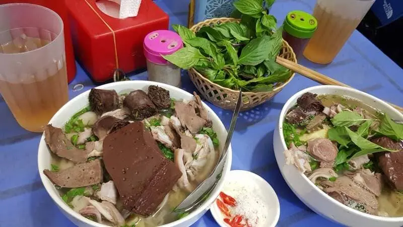Top những qu&aacute;n b&uacute;n l&ograve;ng H&agrave; Nội với hương vị ngon nhất thủ đ&ocirc; 7