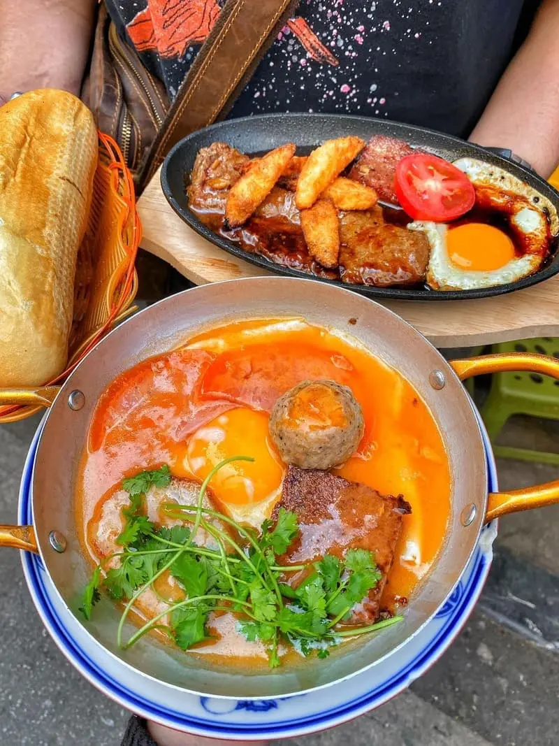 Top quán bánh mì chảo Hà Nội ngon quên lối về bạn phải thử 2