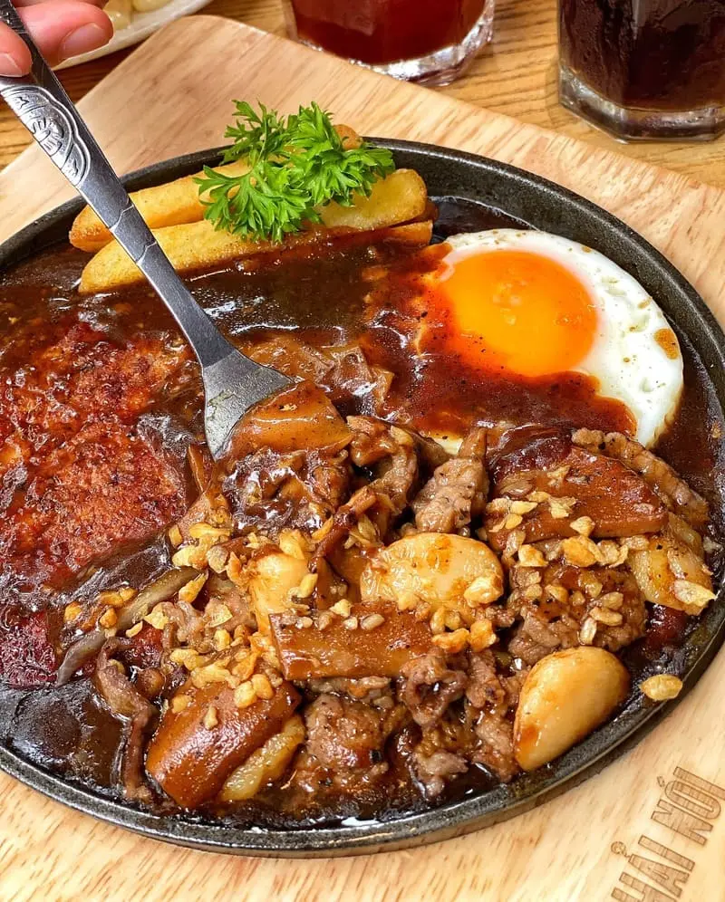 Top quán bánh mì chảo Hà Nội ngon quên lối về bạn phải thử 7