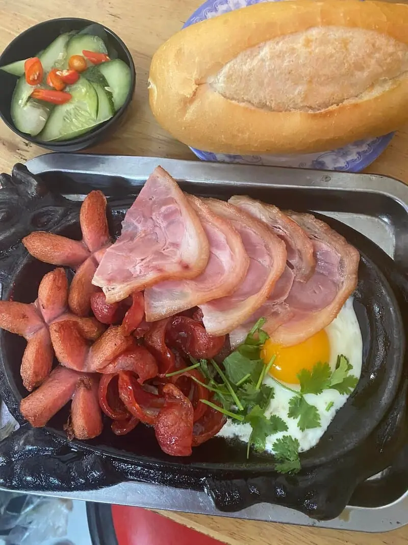 Top quán bánh mì chảo Hà Nội ngon quên lối về bạn phải thử 5