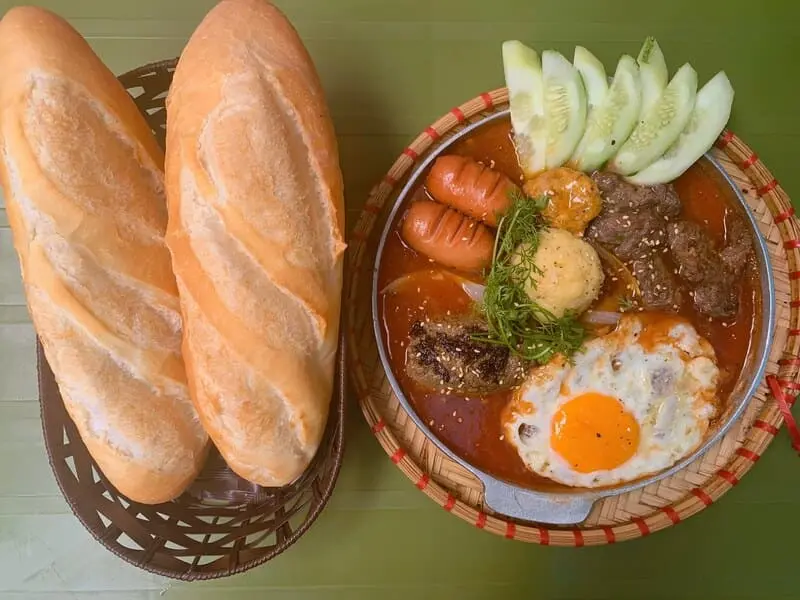Top quán bánh mì chảo Hà Nội ngon quên lối về bạn phải thử 4