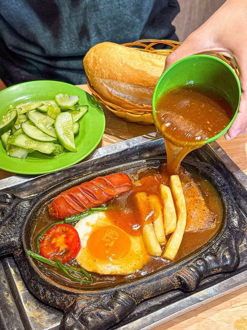 Top quán bánh mì chảo Hà Nội ngon quên lối về bạn phải thử 6