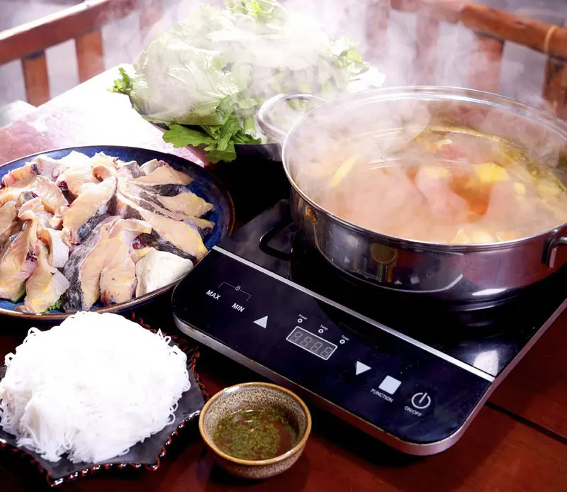 Top qu&aacute;n lẩu c&aacute; tầm H&agrave; Nội chinh phục thực kh&aacute;ch với hương vị T&acirc;y Bắc 6
