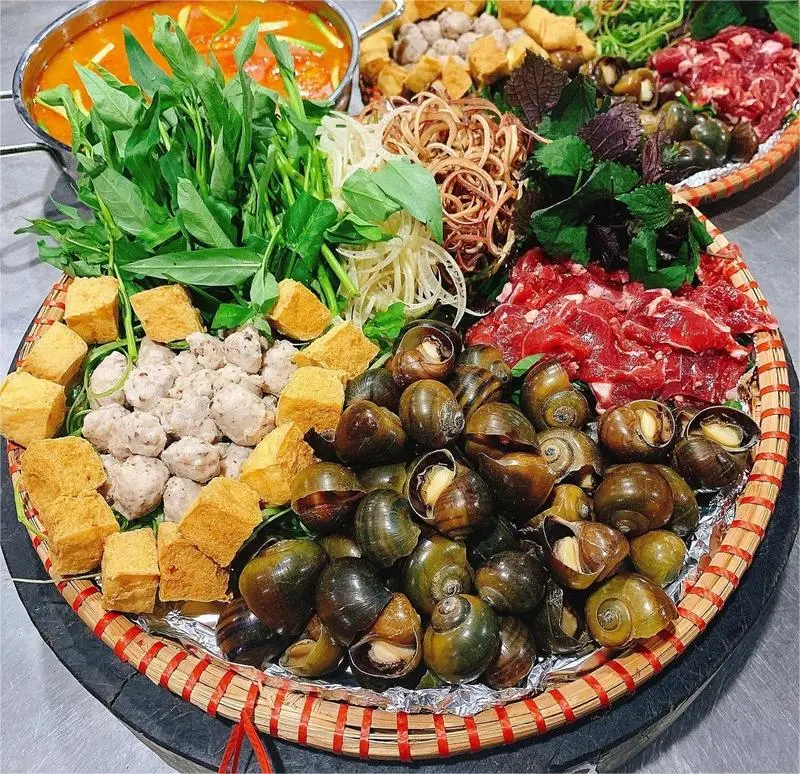Trải nghiệm 10 qu&aacute;n lẩu ốc nổi tiếng tại H&agrave; Nội 3