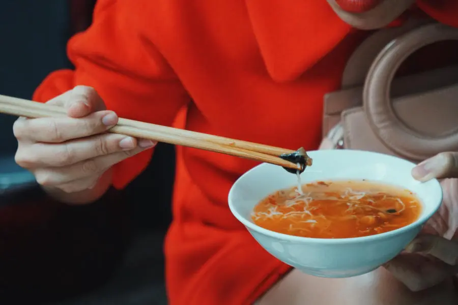 Trải nghiệm B&uacute;n ốc nguội c&ocirc; B&aacute;u trứ danh H&agrave; Th&agrave;nh 7