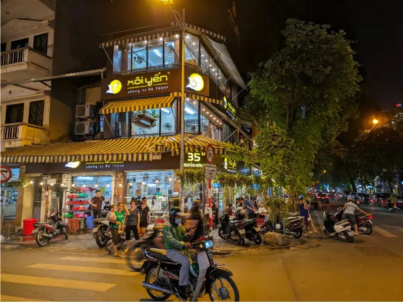 Trải nghiệm hàng xôi Yến 'huyền thoại' tại Hà Nội 2