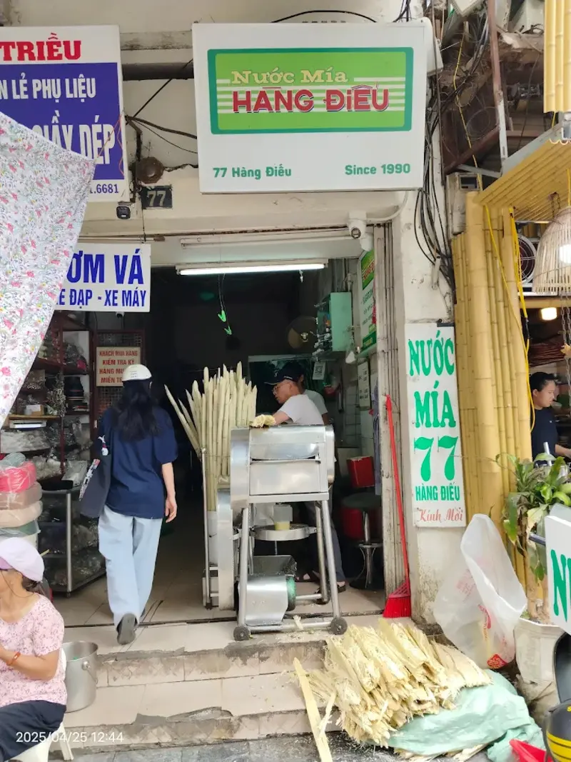 Trải nghiệm qu&aacute;n nước m&iacute;a H&agrave;ng Điếu l&acirc;u đời giữa l&ograve;ng phố cổ 3