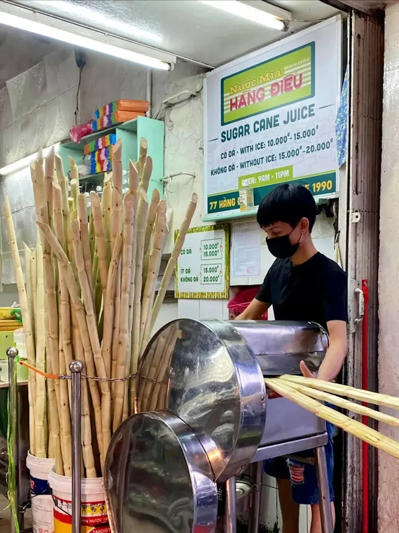 Trải nghiệm qu&aacute;n nước m&iacute;a H&agrave;ng Điếu l&acirc;u đời giữa l&ograve;ng phố cổ 5