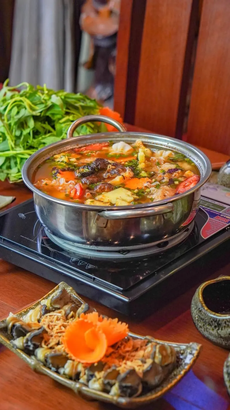 Truy t&igrave;m 13 qu&aacute;n lẩu ngon H&agrave; Nội nức tiếng gần xa 11