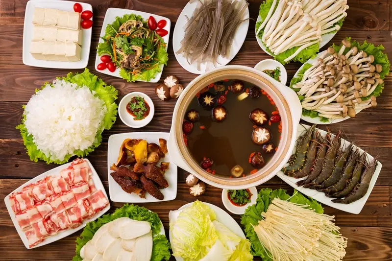 Truy t&igrave;m 13 qu&aacute;n lẩu ngon H&agrave; Nội nức tiếng gần xa 2