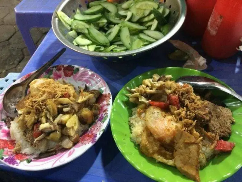 Truy t&igrave;m 8 qu&aacute;n x&ocirc;i đ&ecirc;m ngon nhất H&agrave; Nội 7