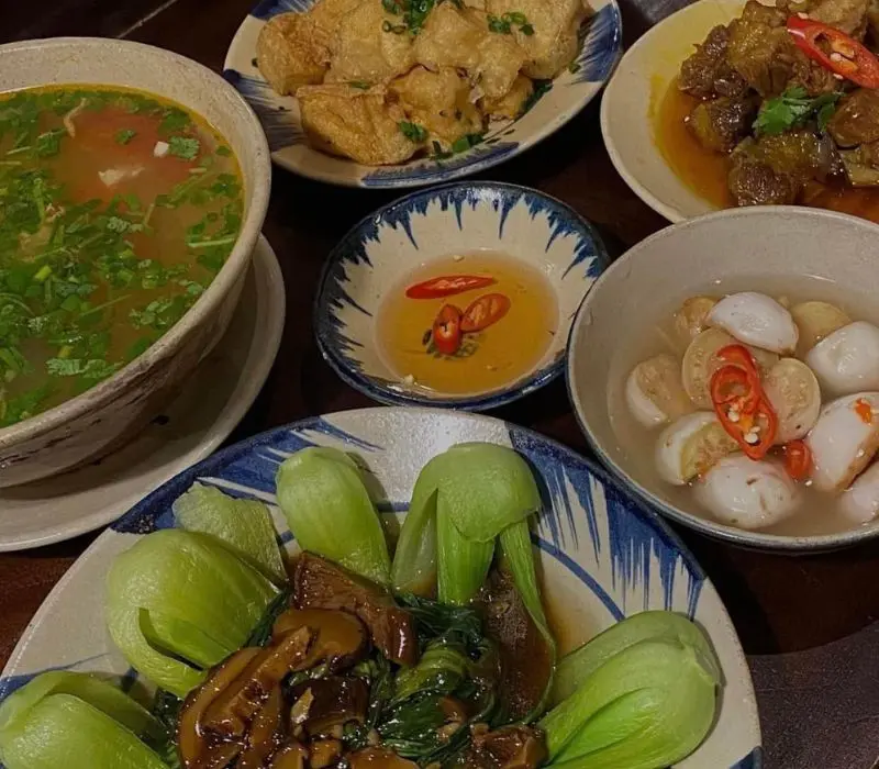 Xới Cơm, qu&aacute;n cơm phong c&aacute;ch nh&agrave; l&agrave;m được Michelin khen ngợi 12