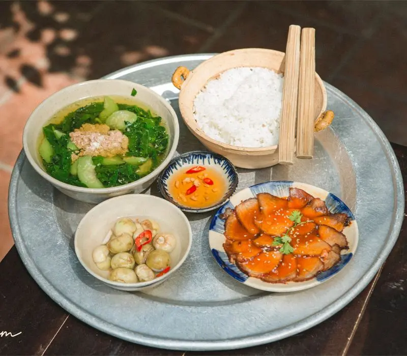 Xới Cơm, qu&aacute;n cơm phong c&aacute;ch nh&agrave; l&agrave;m được Michelin khen ngợi 7