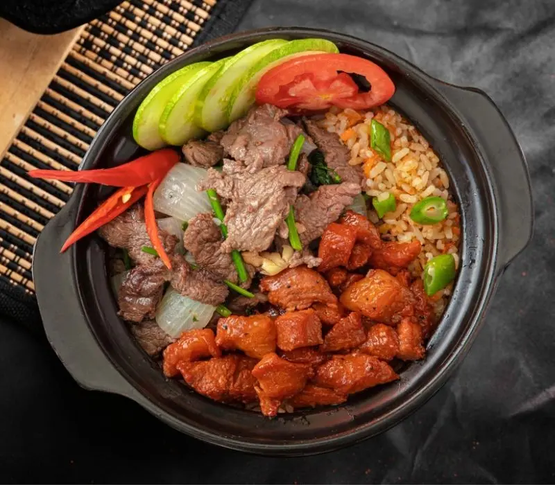 Khám phá 10 quán cơm thố ngon nhất Hà Nội, ăn một lần nhớ mãi