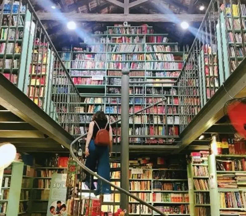 Khám phá nhà sách Mão: Tiệm sách lâu đời bậc nhất Hà Nội