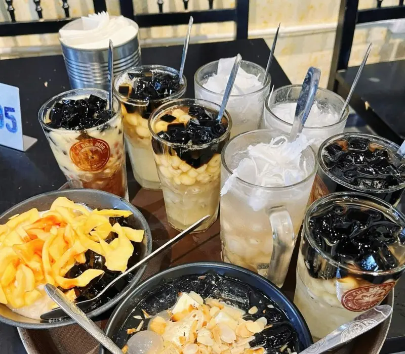 Lưu ngay 25 món ăn vặt Hà Nội gây thương nhớ