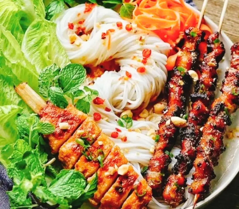Top 11 quán bún thịt nướng Hà Nội ngon nức tiếng, chuẩn vị