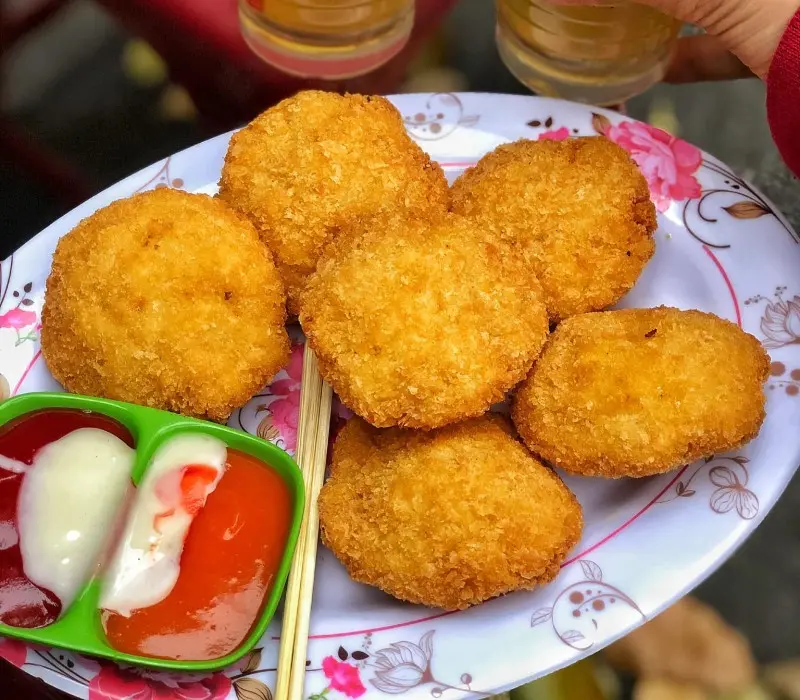 Top quán bánh gà Hà Nội cho bạn trải nghiệm ẩm thực đường phố hấp dẫn