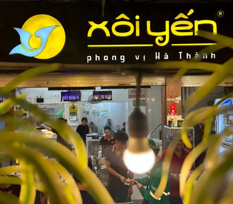 Trải nghiệm hàng xôi Yến 'huyền thoại' tại Hà Nội
