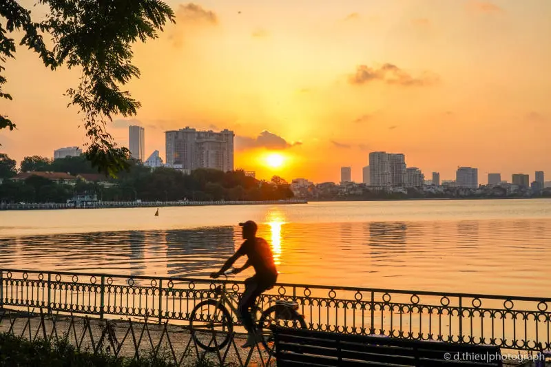 Bức tranh Ho&agrave;ng h&ocirc;n Hồ T&acirc;y tuyệt sắc những ng&agrave;y cuối thu 5