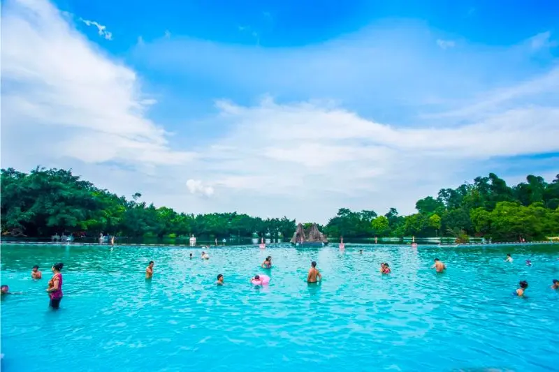 Đến khu du lịch Khoang Xanh Suối Ti&ecirc;n vui chơi, tr&aacute;nh n&oacute;ng 4