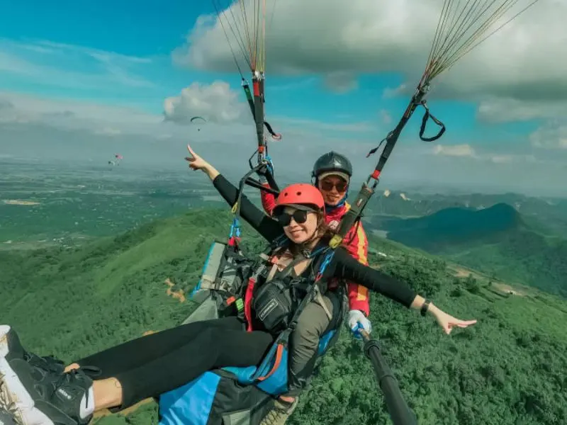 Đồi Bù: Thiên đường của cỏ lau và trải nghiệm dù lượn trên không 5