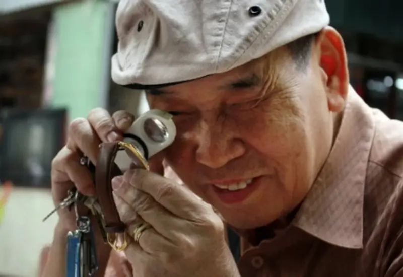 Kh&aacute;m ph&aacute; chợ đồ cũ Vạn Ph&uacute;c: Thi&ecirc;n đường mua sắm độc đ&aacute;o 6