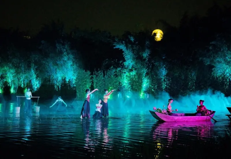 Lưu ngay 13 tour đ&ecirc;m H&agrave; Nội đặc sắc kh&ocirc;ng thể bỏ lỡ 12