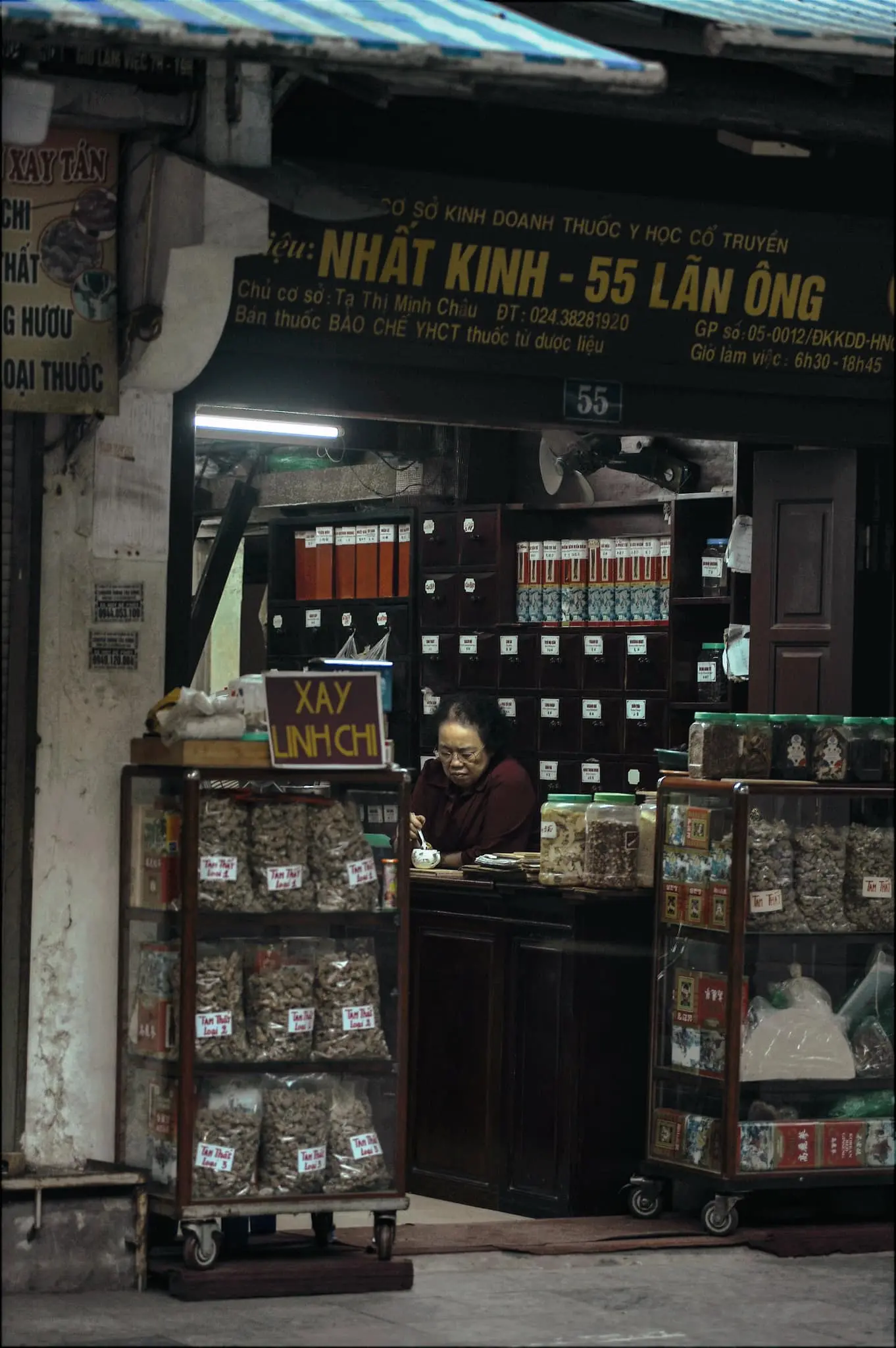 Một chiều Lang thang H&agrave; Nội kh&aacute;m ph&aacute; vẻ đẹp b&igrave;nh dị 16