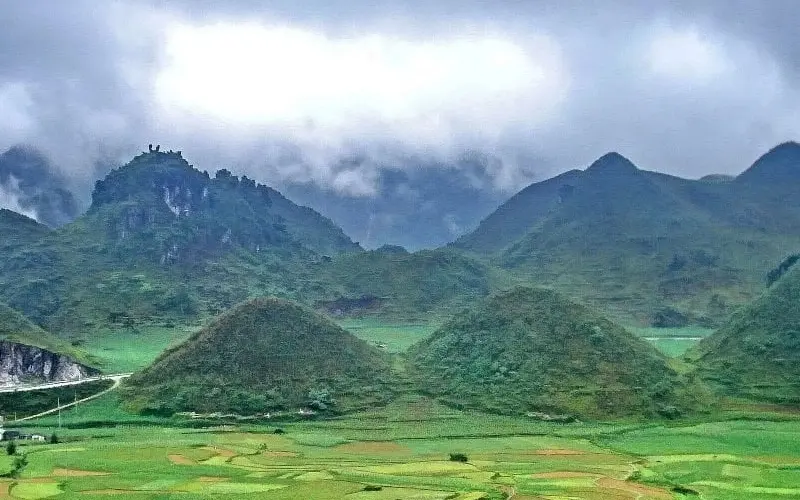 N&uacute;i Đ&ocirc;i S&oacute;c Sơn: Vẻ đẹp hoang sơ gắn với chuyện t&igrave;nh bất tử 3