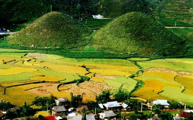 N&uacute;i Đ&ocirc;i S&oacute;c Sơn: Vẻ đẹp hoang sơ gắn với chuyện t&igrave;nh bất tử 2