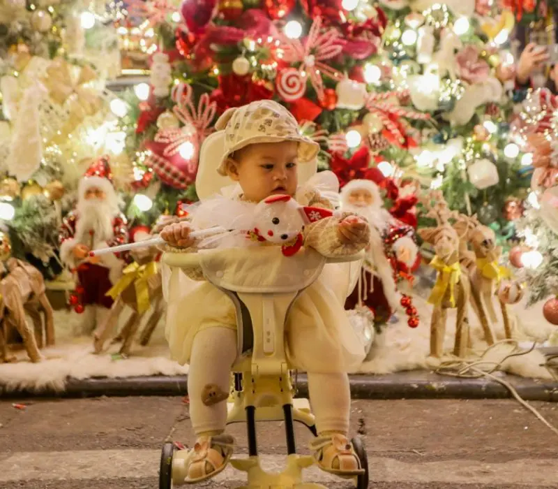 Phố H&agrave;ng M&atilde; lung linh trước thềm Noel 2025 19