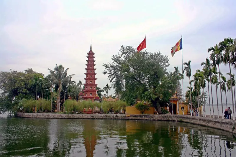 T&acirc;y Hồ H&agrave; Nội: Vẻ đẹp thơ dịu d&agrave;ng b&ecirc;n bờ s&ocirc;ng Hồng 4
