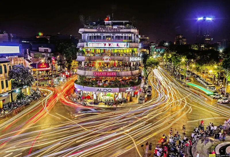 Tham quan tòa nhà Hàm Cá Mập nằm ngay vị trí đắc địa thủ đô 3