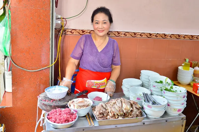 T&ocirc; phở b&ograve; Ấu Triệu c&oacute; g&igrave; lại được Michelin vinh danh? 3