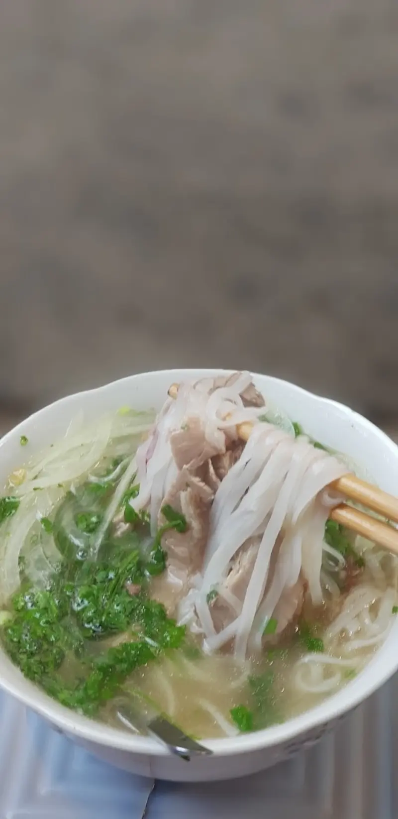T&ocirc; phở b&ograve; Ấu Triệu c&oacute; g&igrave; lại được Michelin vinh danh? 10