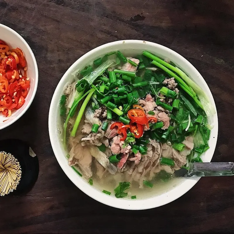 T&ocirc; phở b&ograve; Ấu Triệu c&oacute; g&igrave; lại được Michelin vinh danh? 7