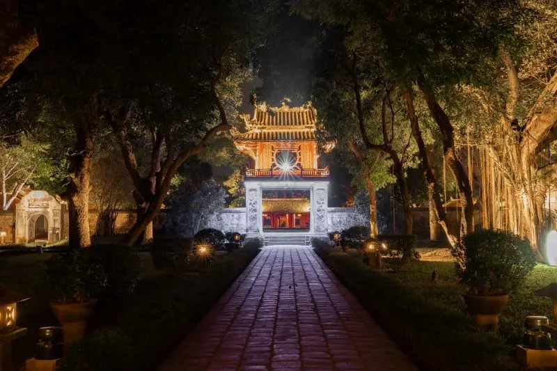 Tour đ&ecirc;m Văn Miếu Quốc Tử Gi&aacute;m, kh&aacute;m ph&aacute; di t&iacute;ch theo c&aacute;ch mới 5