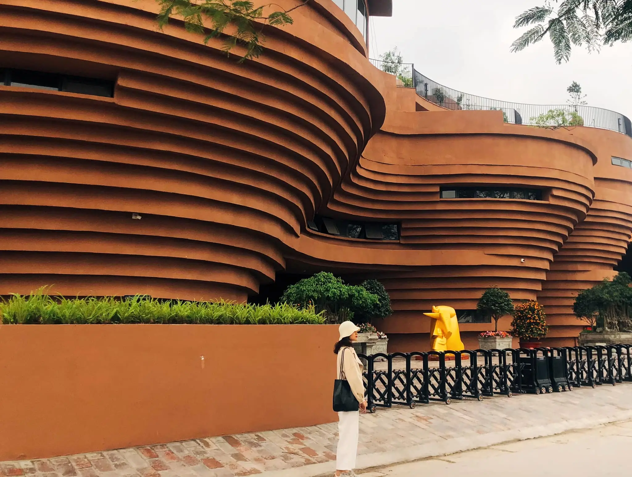 Khám phá Hà Nội với bảo tàng gốm Bát Tràng - Tòa kiến trúc độc đáo nằm ở ngoại ô