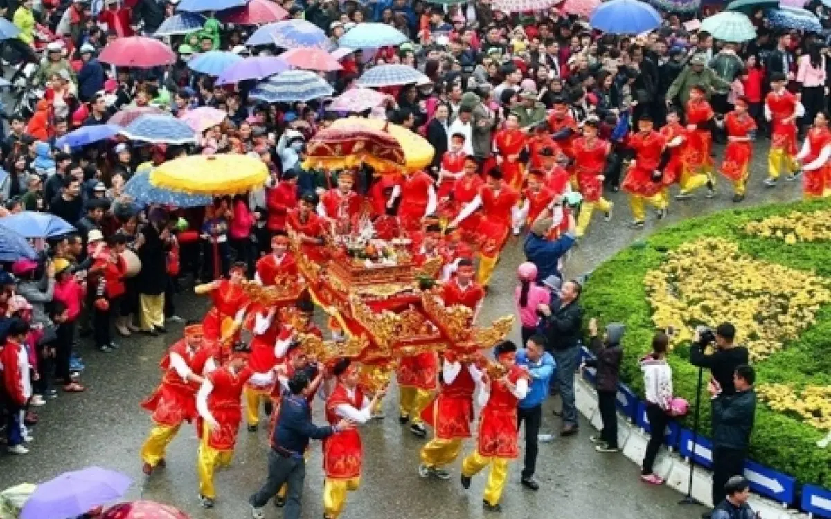 Đủ m&agrave;u sắc m&ugrave;a lễ hội Tản Vi&ecirc;n Sơn Th&aacute;nh của v&ugrave;ng đất Ba V&igrave; linh thi&ecirc;ng 3