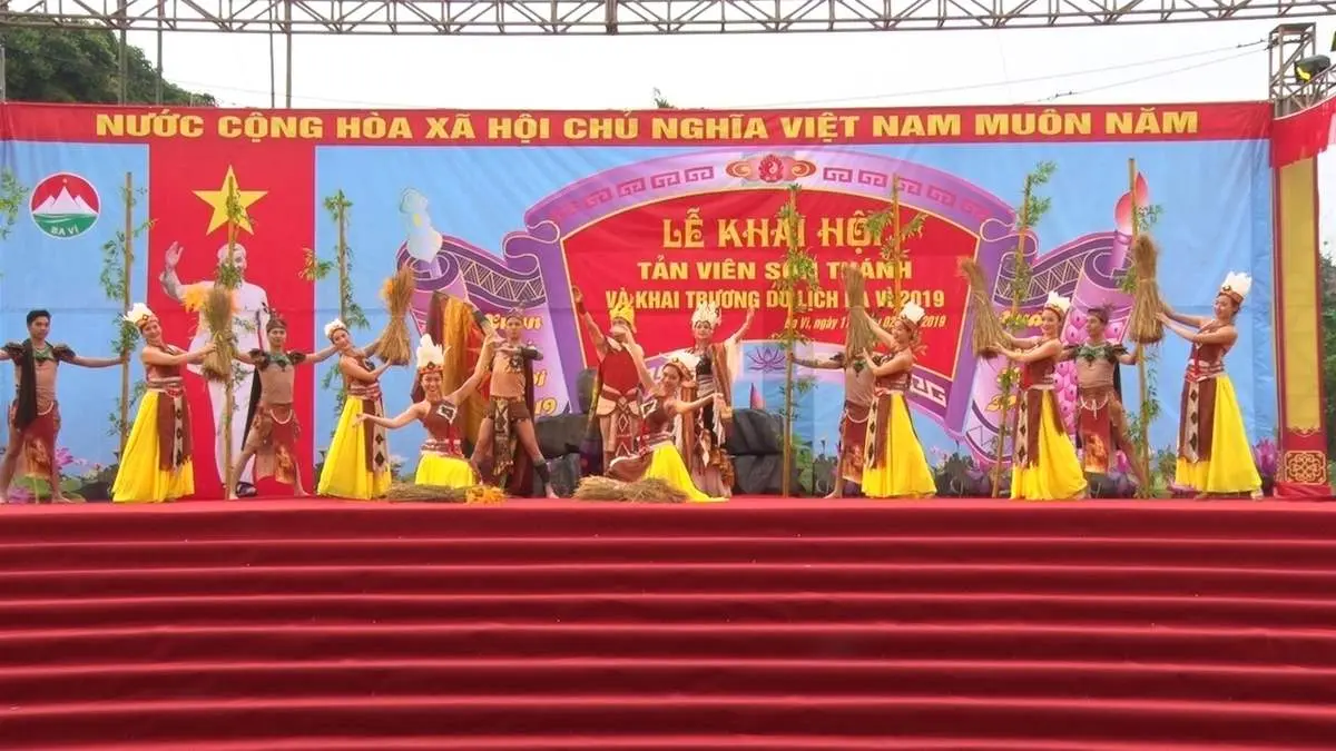 Đủ m&agrave;u sắc m&ugrave;a lễ hội Tản Vi&ecirc;n Sơn Th&aacute;nh của v&ugrave;ng đất Ba V&igrave; linh thi&ecirc;ng 5