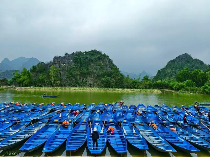Kh&aacute;m ph&aacute; lễ hội ch&ugrave;a Hương 2026 với n&eacute;t đẹp văn h&oacute;a d&acirc;n tộc Việt 3