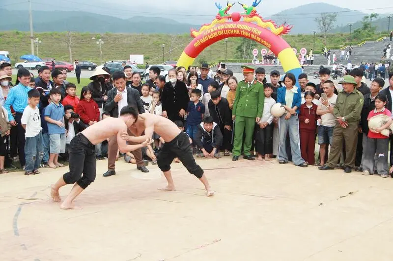 Kh&aacute;m ph&aacute; lễ hội ch&ugrave;a Hương 2026 với n&eacute;t đẹp văn h&oacute;a d&acirc;n tộc Việt 9