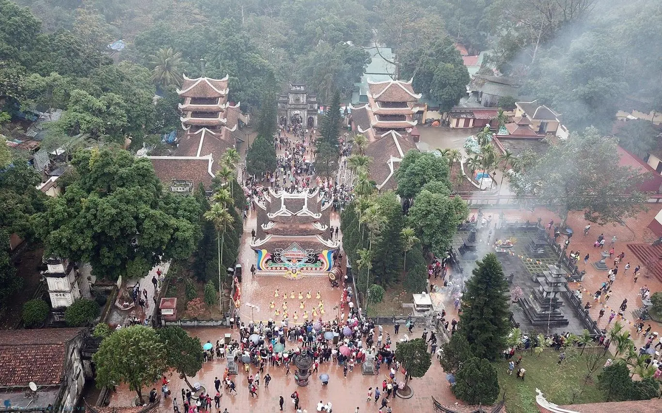 Kh&aacute;m ph&aacute; lễ hội ch&ugrave;a Hương 2026 với n&eacute;t đẹp văn h&oacute;a d&acirc;n tộc Việt 8