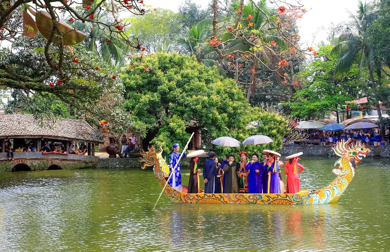Kh&aacute;m ph&aacute; lễ hội ch&ugrave;a Thầy - N&eacute;t đẹp văn h&oacute;a t&iacute;n ngưỡng Việt Nam 3