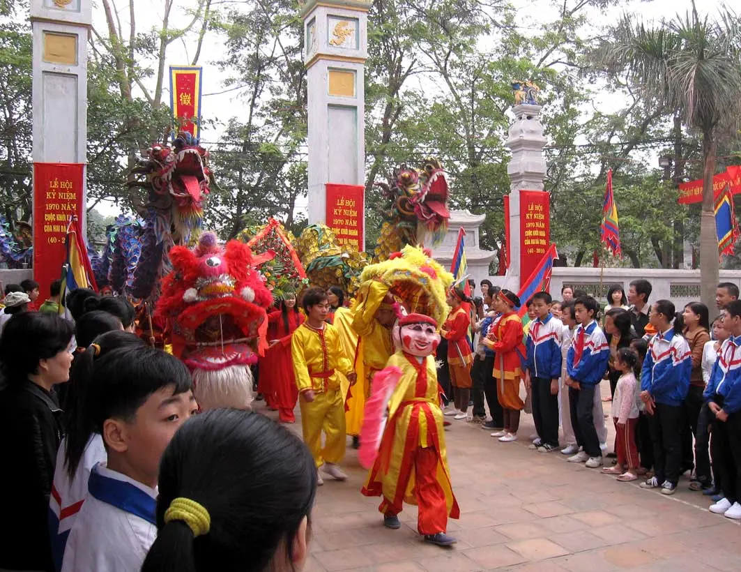 Lễ hội đền H&aacute;t M&ocirc;n - Tưởng nhớ c&ocirc;ng lao Hai B&agrave; Trưng năm n&agrave;o 7
