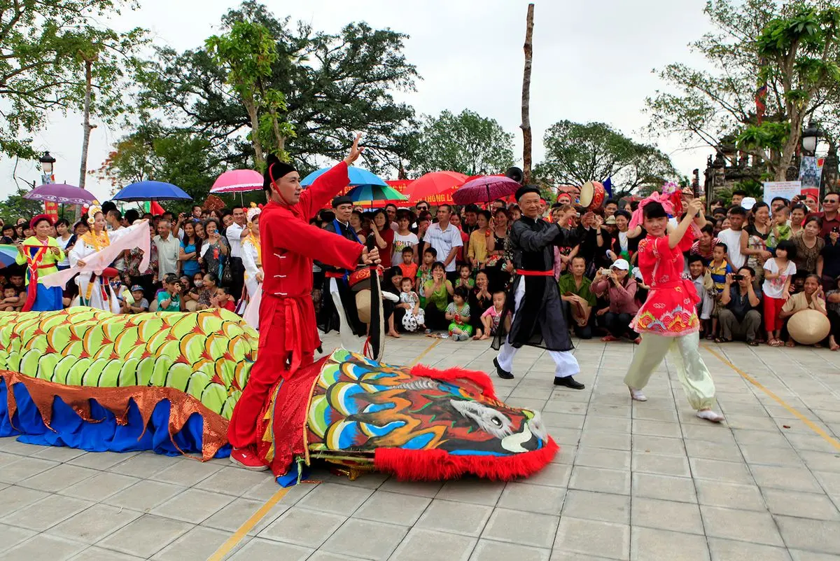 Lễ Hội L&agrave;ng Lệ Mật c&oacute; g&igrave; m&agrave; lại khiến du kh&aacute;ch khiếp sợ đến thế?! 9