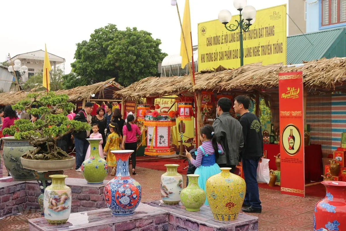 Lễ hội l&agrave;ng nghề B&aacute;t Tr&agrave;ng - Lễ hội l&agrave;ng nghề l&acirc;u đời của Việt Nam 3
