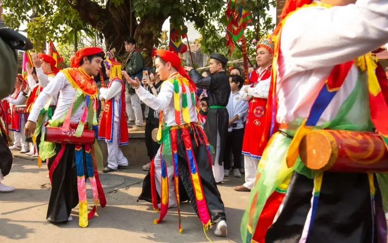 Lễ hội l&agrave;ng Triều Kh&uacute;c: Di sản văn h&oacute;a thu h&uacute;t đ&ocirc;ng đảo du kh&aacute;ch 9